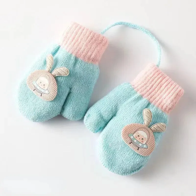 Cartoon Design Knitted Warm Gloves for Baby/Kids