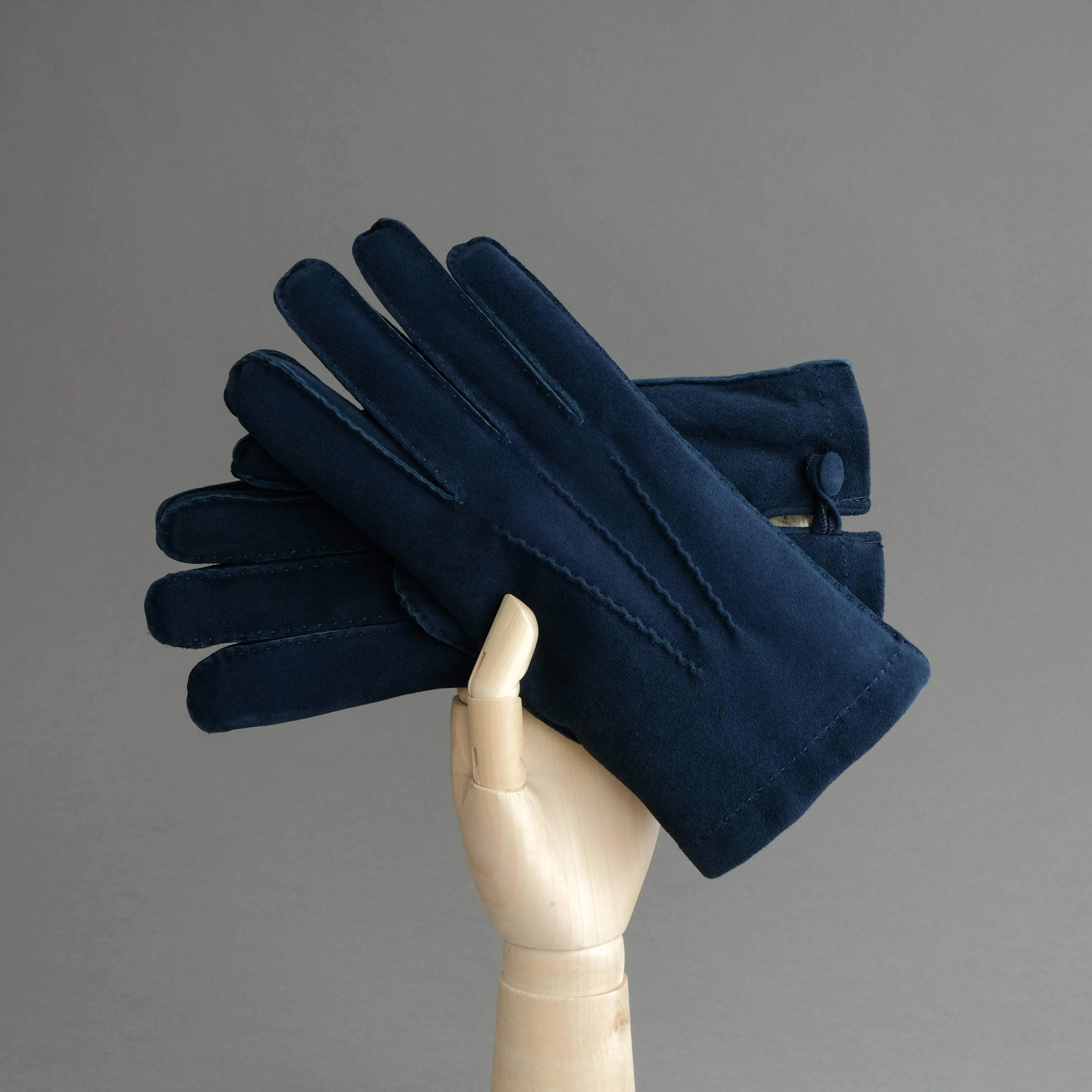 Gentlemen's Buttoned Gloves from Dark Blue Reindeer Suede Lined with Orylag Fur