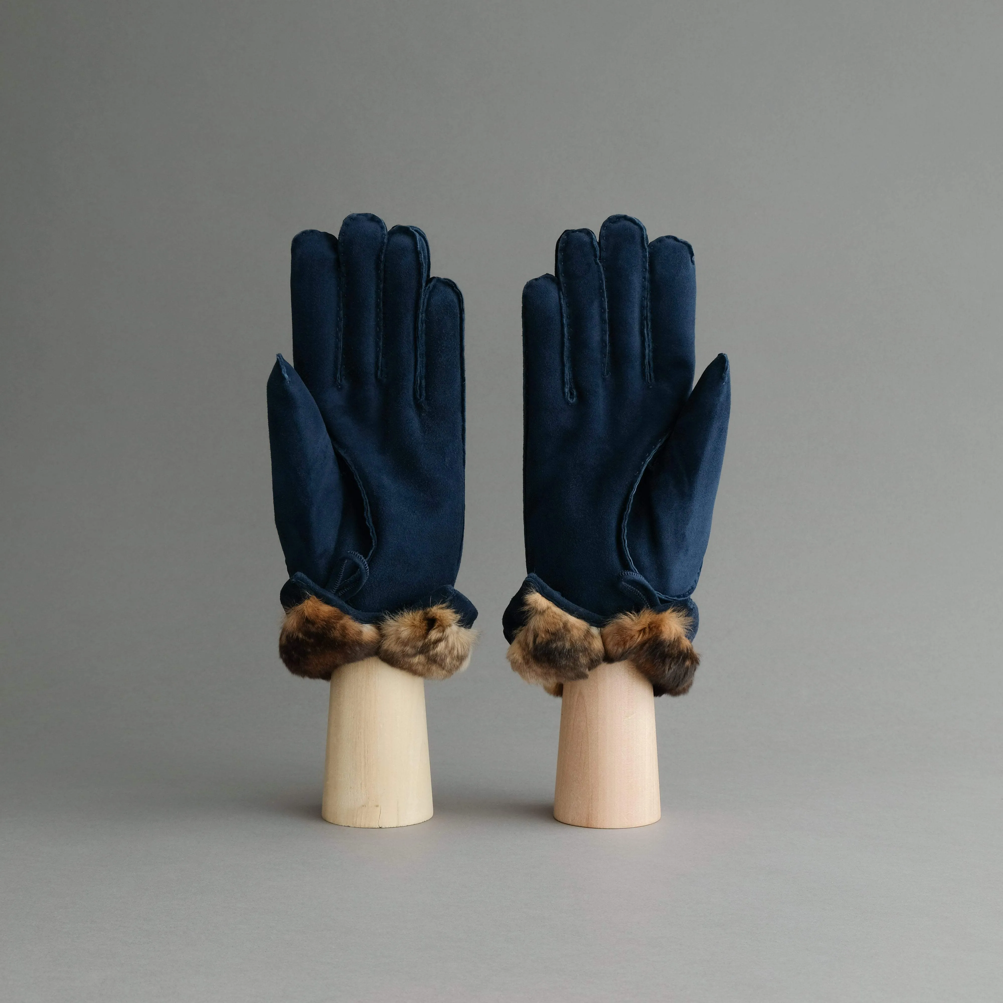 Gentlemen's Buttoned Gloves from Dark Blue Reindeer Suede Lined with Orylag Fur