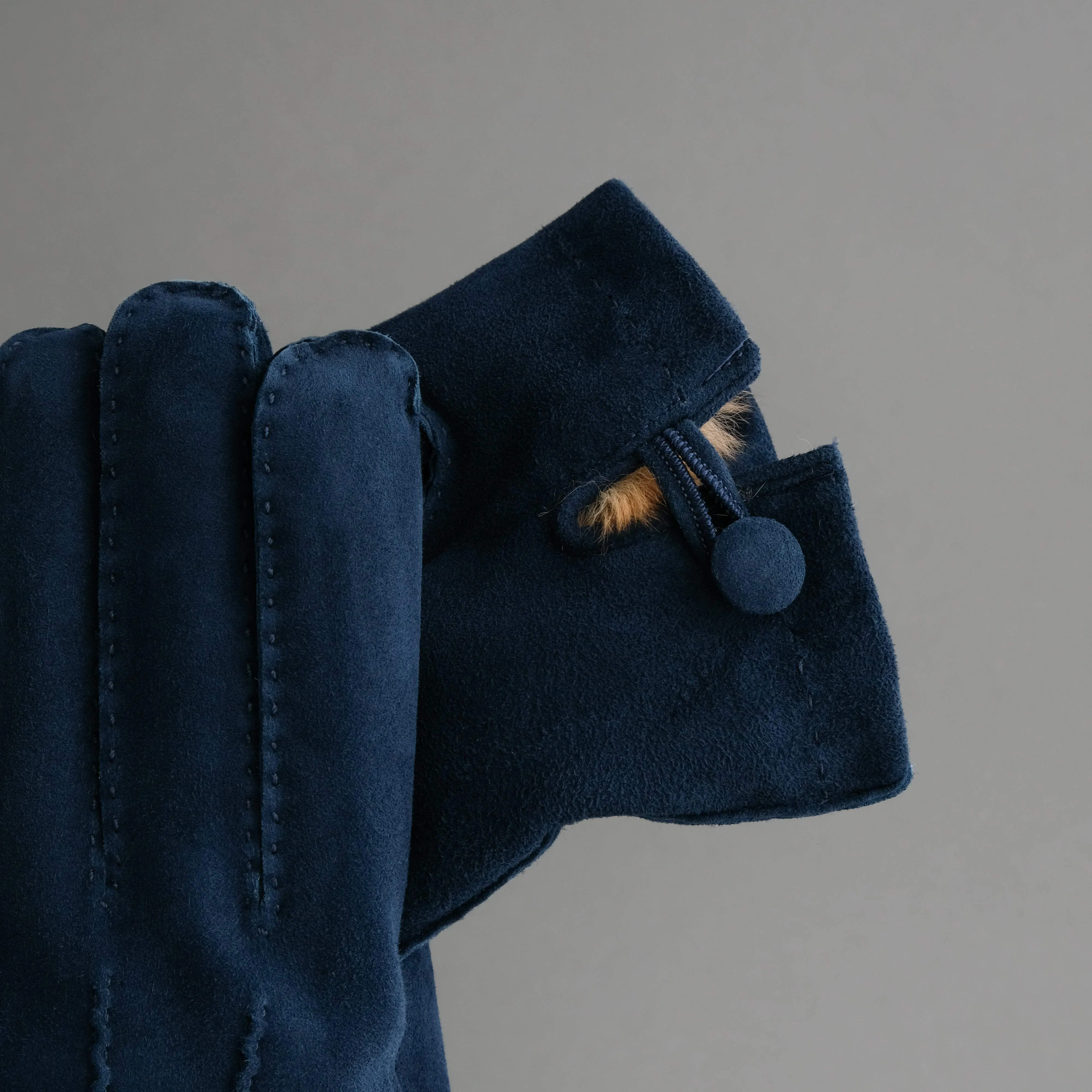 Gentlemen's Buttoned Gloves from Dark Blue Reindeer Suede Lined with Orylag Fur