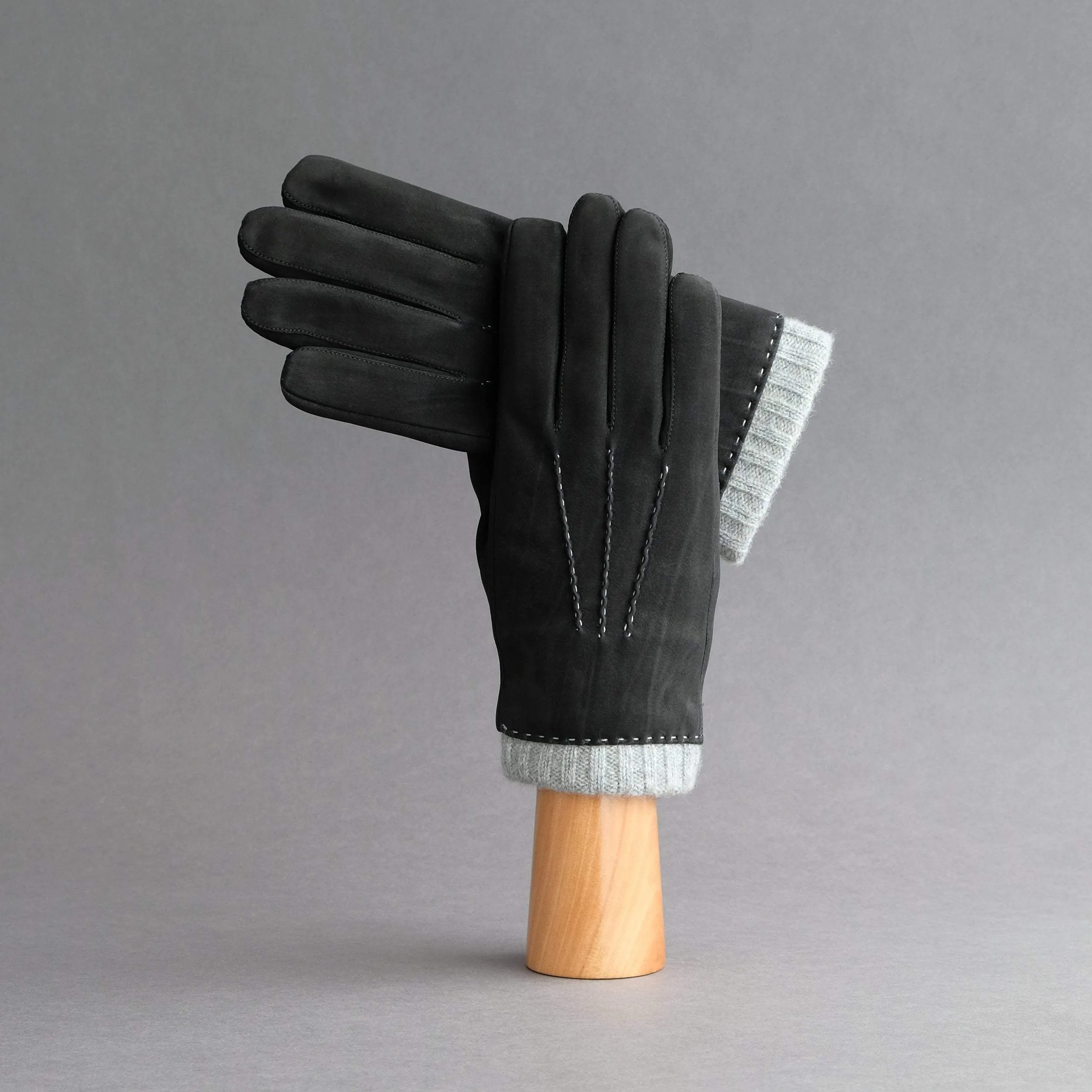 Gentlemen's Gloves from Black Goatskin Nubuck with Cashmere Lining
