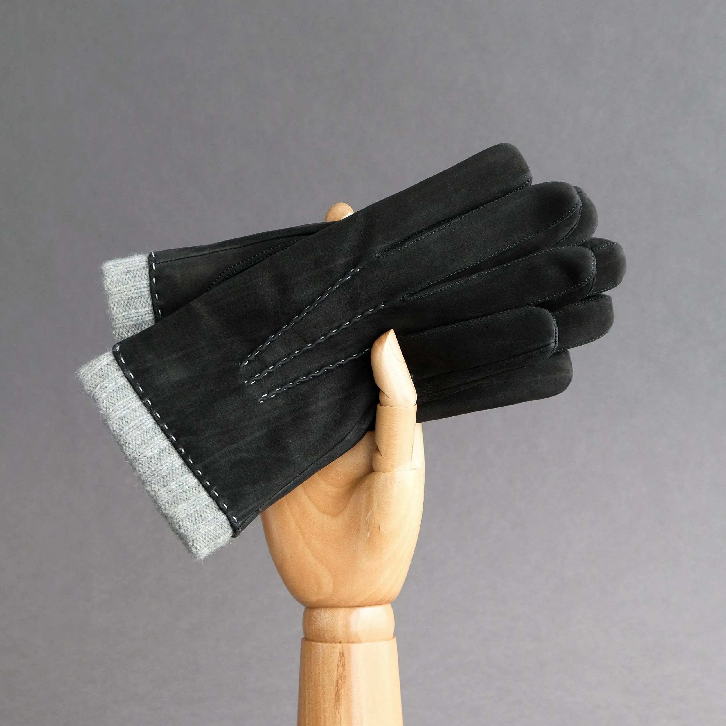 Gentlemen's Gloves from Black Goatskin Nubuck with Cashmere Lining