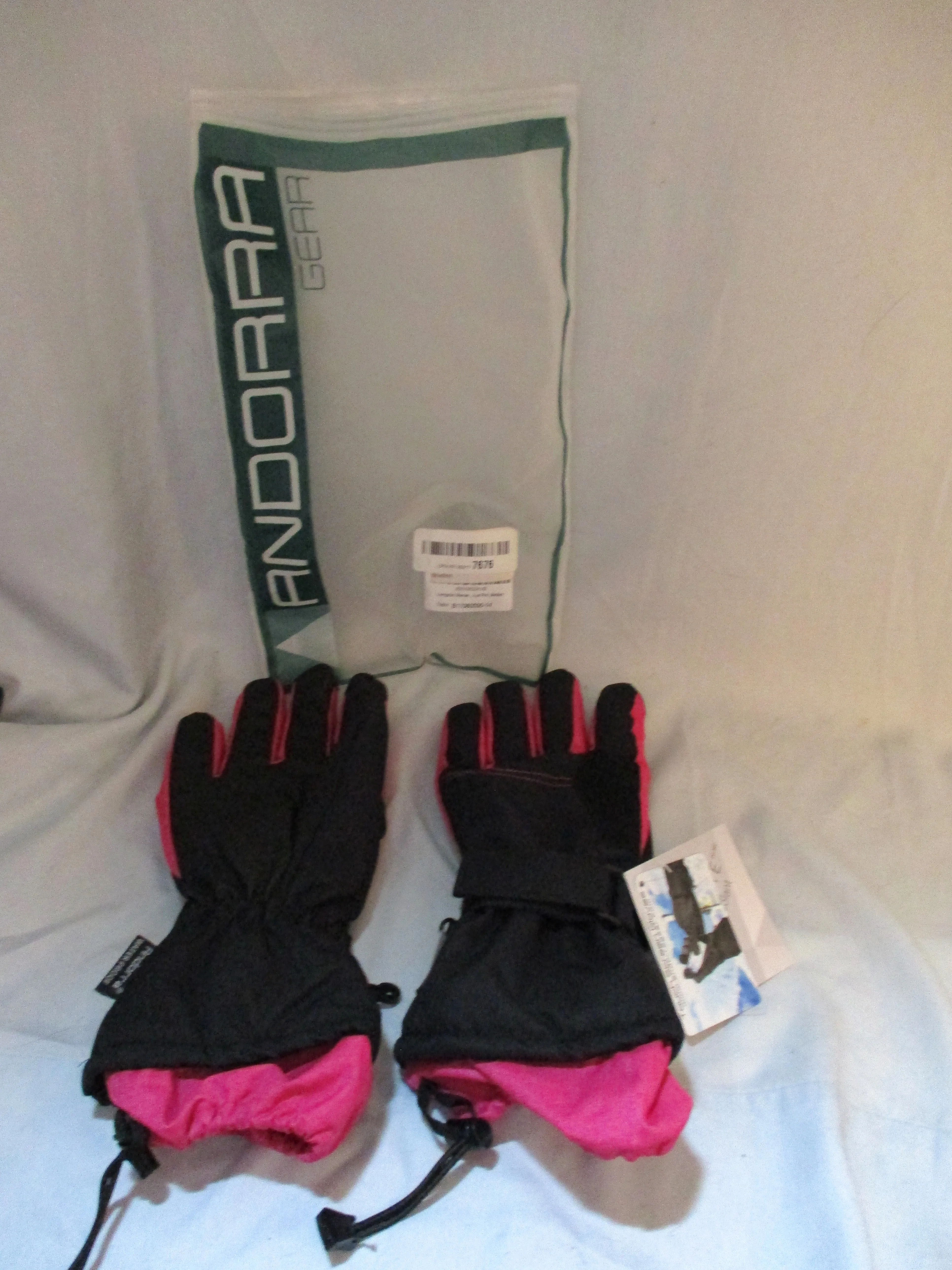NEW Womens ANDORRA GEAR Winter Hiking Ski Snowboard Gloves M Mitts PINK